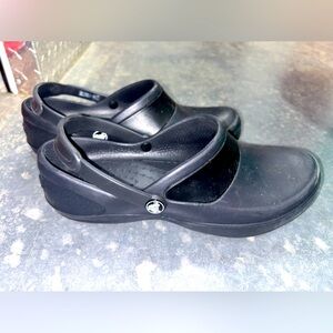 Work crocs slip proof